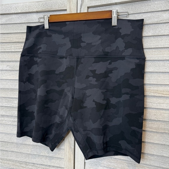 Lululemon Align High Rise Shorts Women’s Size 16 - Picture 2 of 5